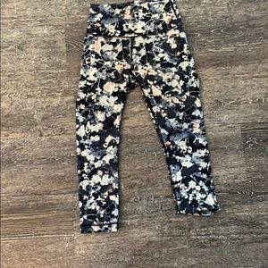 Navy flower print lululemon wunder under